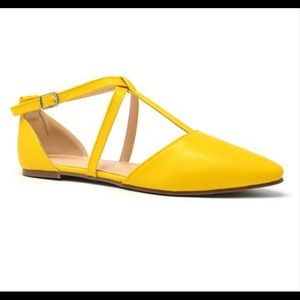 Chase + Chloe Shoes - ⭐️ Yellow Strappy Flat - Women Chase + Chloe Shoes - ⭐️ Yellow Strappy Flat - Women